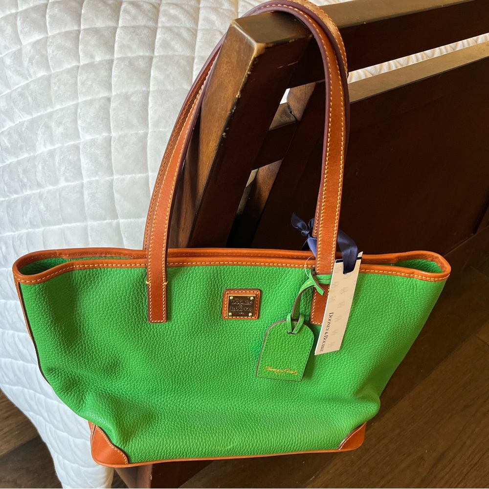 NWT Dooney & Bourke Charleston Tote in Kelly Green